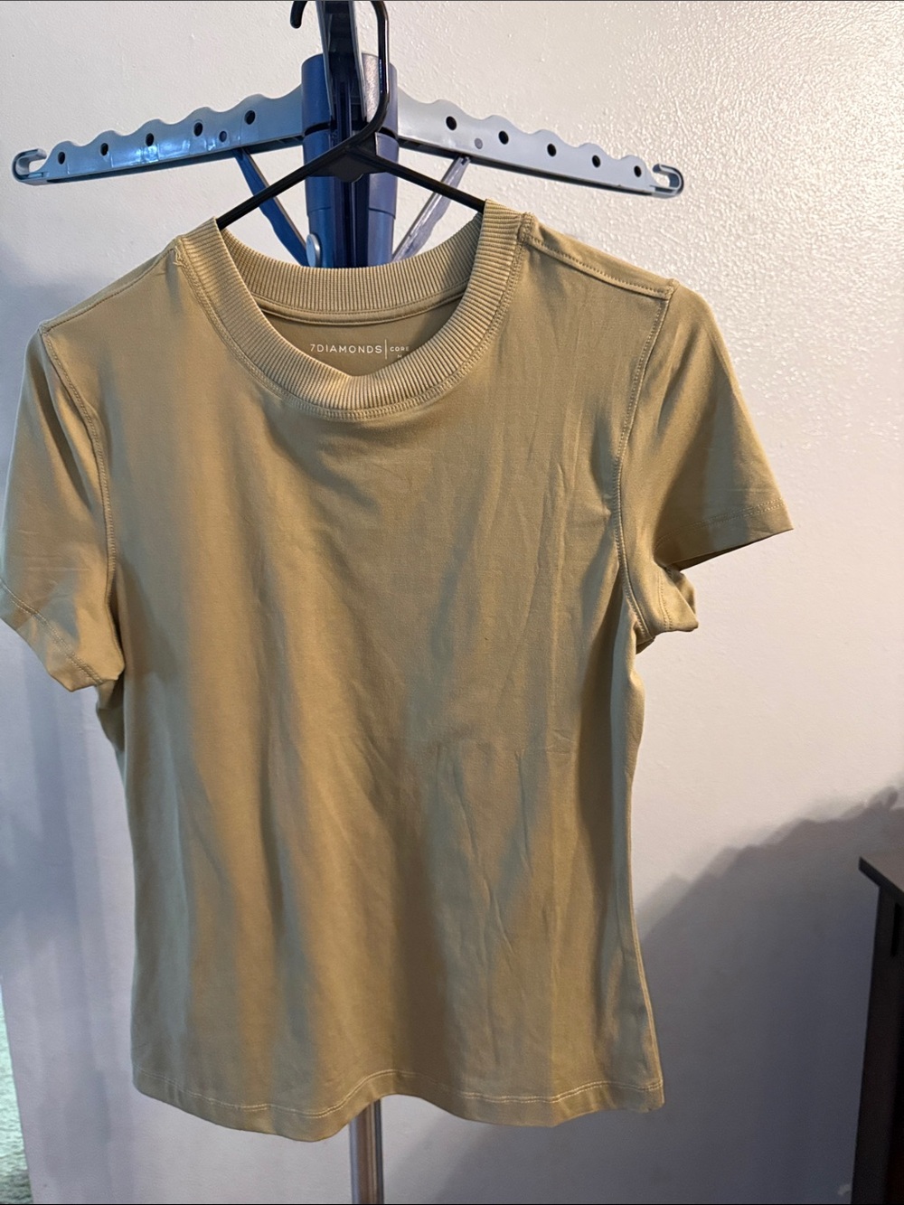 7 Diamonds Women's Short Sleeve Crewneck Tee - Olive